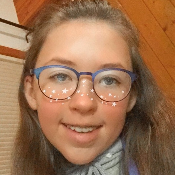 Meet your Posher, Caroline - Picture 1 of 1